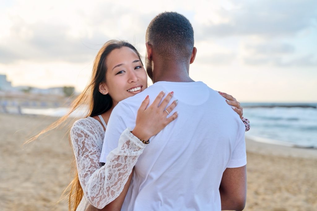 S’more: Focusing on Personality Before Appearance in Dating